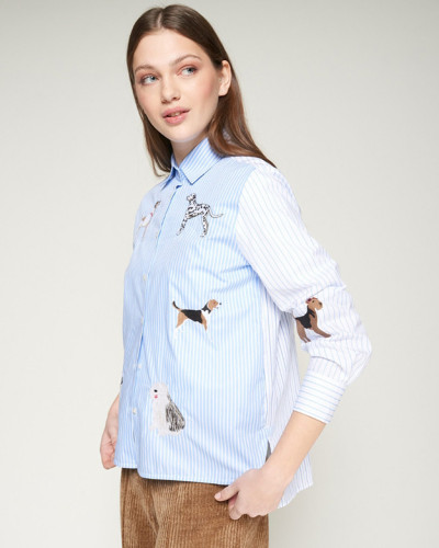 CAMISA AZUL RAYAS BORDADO PERROS