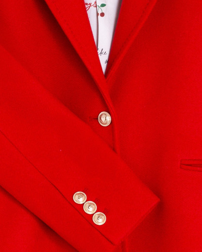 ABRIGO ROJO BOTONES DORADOS