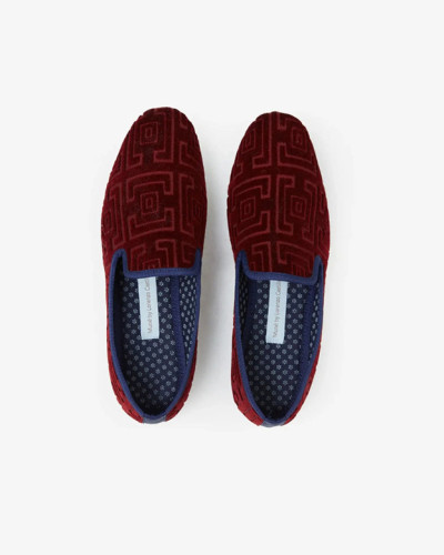 SLIPPER BURDEOS TRAMA GEOMÉTRICA