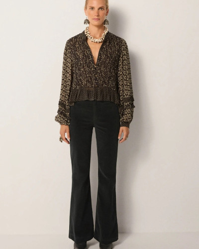 BLUSA VOLANTES ESTAMPADA NEGRA
