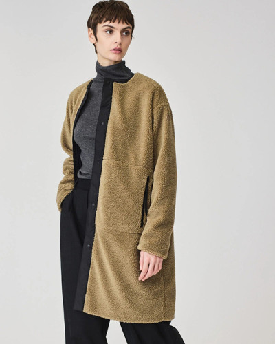 ABRIGO CAMEL CUELLO CAJA