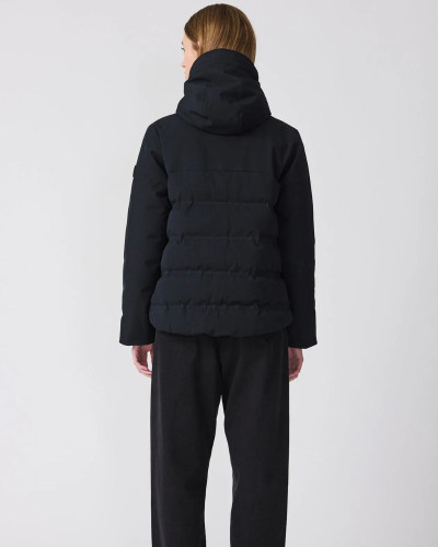 ABRIGO CORTO IMPERMEABLE CORTE EVASÉ