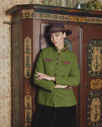 CHAQUETA VERDE CUELLO MANDARÍN