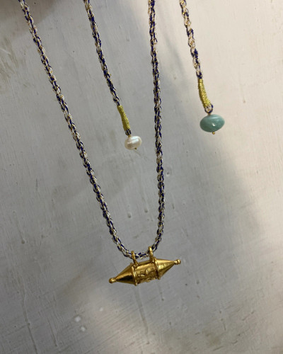 COLLAR AMULETO LOTUS ORO