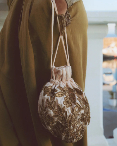 BOLSO BOMBONERA DETALLES DORADOS