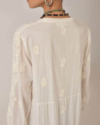 VESTIDO LARGO BORDADOS CREMA