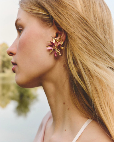 PENDIENTES PETALO FRESA