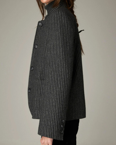 CHAQUETA CUELLO MAO RAYAS GRIS