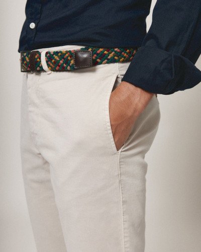 Pantalon chino de venta online en la central 1897.