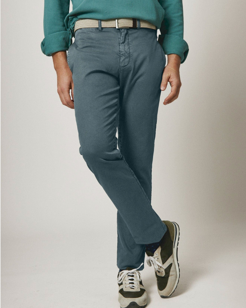 Pantalon Chino verde de venta online en la central 1897.