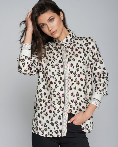 Camisa animal print  de venta online en la central 1897.