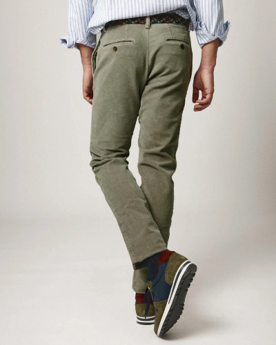 PANTALON CHINO MICROPANA VERDE