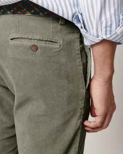 PANTALON CHINO MICROPANA VERDE