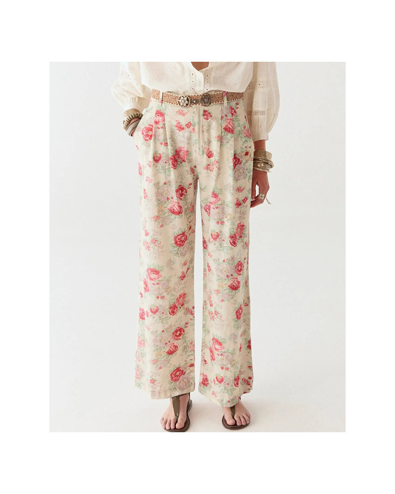 Pantalón Candy Roses Lolo confeccionado en suave algodón, el pantalón Lolo se adapta con una fluidez tan natural como respirar.